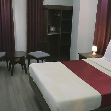 A.M @ 93Rd Hotel Olongapo Extérieur photo